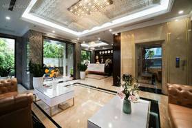 Bán Tòa Khách Sạn 5 Sao Trương Công Giai 170m² x 11T – MT 23m – 48 Phòng Full NT 185 tỷ