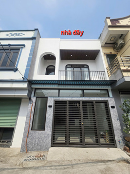 BÁN GẤP NHÀ MỚI XÂY 2 TẦNG MỚI 100% ĐỊNH TRUNG-VĨNH YÊN 74,4M MT5,21M ĐƯỜNG Ô TÔ GIÁ 2,7TỶ 