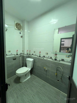 Nhà 4 tầng trung tâm thương mại thị trấn Văn Điển, Thanh Trì, Hà Nội DT 34,6m2, 4,8 tỷ. 50m ra QL1A