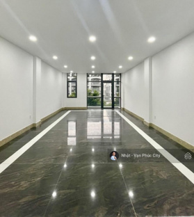 Cho thuê tầng 2,3 shophouse Nguyễn Thị Nhung 5x15m giá 7.5 triệu, có thang máy, máy lạnh