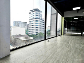 Cho thuê văn phòng 330m2 view kính 3 mặt MT Ung Văn Khiêm, Bình Thạnh giá ưu đãi