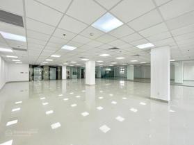 Chính chủ cho thuê 200m sàn Trương Công Giai, mới tinh, chia phòng họp + phòng sếp, có slot ô tô