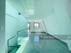 Chính chủ cần cho thuê căn góc 2 mặt tiền 172m 3 lầu nhà mới hoàn thiện,view hồ giá thuê 35tr/th