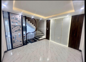 Nhà 5 tầng mới tinh, đường rộng thênh thang, giá cực kỳ hấp dẫn 6,75 tỷ