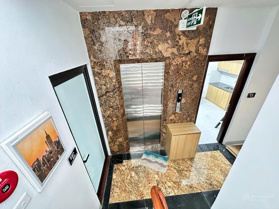 (Tin thật) toà CHDV 8 tầng Ngã Tư Sở - dòng tiền 3.3 tỷ ~ 9%/năm - 10m ra phố - ô tô qua - đủ PCCC