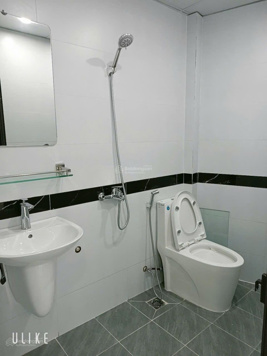 Bán nhà riêng tại Quang Tiến, 8,6 tỷ, 75m2, 6PN, 6WC, 5 tầng, mặt tiền 5m