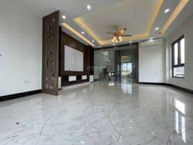 Nhỉnh 9 tỷ có nhà mới 6 tầng thang máy lô góc 3 mặt thoáng, khu phân lô quân đội ngay phố Giảng Võ.