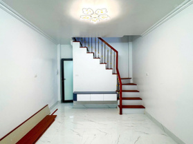 Giá 4,5 tỷ có nhà 5 tầng 1 tum - ô tô đỗ cổng ở Lê Văn Hiến Cổ NhuếẢnh thực tế