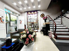 Bán nhà Nguyễn Khánh Toàn, vỉa hè, lô góc, oto tránh, 5T giá 18 tỷ