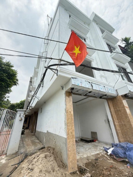 BÁN GẤP NHÀ LIÊN MẠC-MỚI KÍNH KONG-5 TẦNG THANG MÁY, THANG MÁY, Ô TÔ ĐỖ CỔNG-32m GIÁ 5.8 TỶ CÓ TL