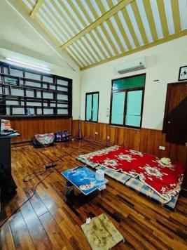 Bán Nhà Mặt Phố Hoa Bằng. Cầu Giấy. Lô Góc. Ô Tô. DT 210m2. MT 5m. 5 Tầng. Giá 58,6 Tỷ.