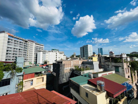 Bán nhà Lạc Long Quân, lô góc, oto, kinh doanh, 88m2, 21,5 tỷ