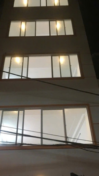 SIÊU PHẨM THUỴ KHUÊ – 6 TẦNG Ô CHỜ THANG MÁY – CÁCH PHỐ 50M – NGÕ THÔNG, KINH DOANH – SÁT HỒ TÂY