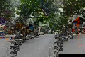 Nguyễn Văn Huyên - gần Công viên Nghĩa đô - ÔTÔ ĐỖ CỬA - 3 THOÁNG - 41m2 x 4 Ngủ - 10,7 T.ỷ