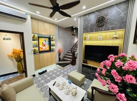 BÁN NHÀ PHỐ HUỲNH THÚC KHÁNG - 10 TỶ - 40m2 -
