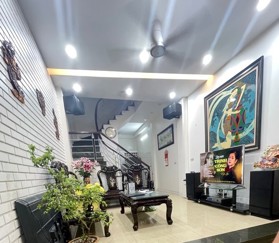 BÁN NHÀ PHỐ NGUYỄN CHÍ THANH - ĐỐNG ĐA - 10 TỶ - 40m2