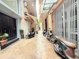 NHÀ ĐẸP ĐỘI CẤN – 35m² x 5 TẦNG – DÂN XÂY – FULL NỘI THẤT – Ở NGAY – CÁCH Ô TÔ 5M