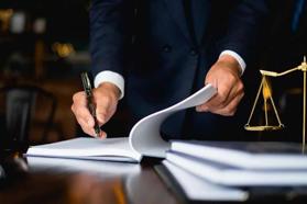 So sánh ủy quyền có thù lao và không thù lao: Khác biệt về quyền, nghĩa vụ giữa các bên