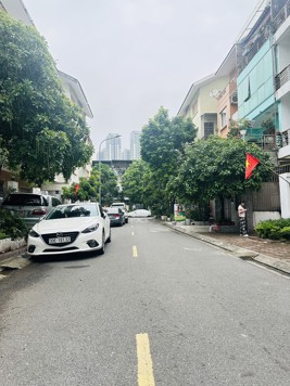 Hiếm, Phân lô liền kề Tây Mỗ 90m x 5T, vỉa hè rộng, ô tô tránh, kd đỉnh, 15.8 tỷ