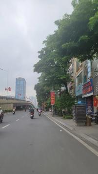 Bán Nhà Mặt Phố Nguyễn Chí Thanh. Đống Đa. Lô Góc. Ô Tô. Vỉa Hè. DT 37m2. MT 5m. Giá 12 Tỷ. 