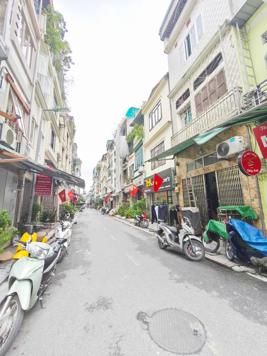 Bán Nhà Chùa Liên Phái. Hai Bà Trưng. Ô Tô. DT 42m2. MT 4,2m. 4 Tầng. Giá 14,4 Tỷ. 