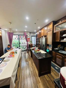 Bán Nhà Pháo Đài Láng. Đống Đa. Lô Góc. Ô Tô. DT 60m2. MT 5,2m. 5 Tầng. Giá 22,5 Tỷ. 