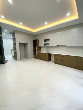 Bán nhà Trương Công Giai 56m2, 7T, MT 4.5m, TM, ngõ ôto, KD, 16.7 tỷ