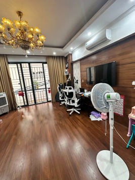 Bán Gấp Nhà Kim Giang – Ô Tô Đỗ Cổng, 48m2, Full Nội Thất Mới Đẹp Ở Ngay giá 9.82 Tỷ