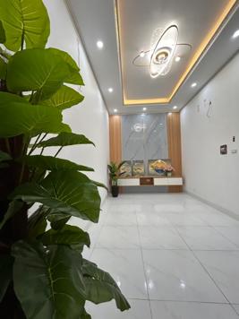 Bán Nhà Văn Chương. Đống Đa. Lô Góc. DT 28m2. MT 3,6m. 5 Tầng. Giá 6,9 Tỷ.