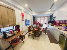 Bán nhà lô góc mặt phố Cát Linh, Đống Đa 7 tầng thang máy 32m2 giá 24 tỷ