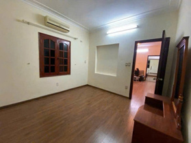 BÁN CĂN HỘ TẬP THỂ PHỐ BẠCH MAI_90M_3 NGỦ_Ô TÔ ĐỖ CỬA