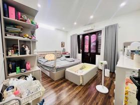 Bán Nhà Trần Quốc Hoàn. Cầu Giấy. Ô Tô. Vỉa Hè. DT 54m2. MT 5m. 4 Tầng. Giá 21,5 Tỷ.