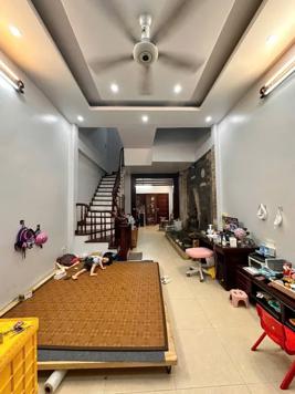 Bán Nhà Ngõ Gốc Đề. Hoàng Mai. DT 65m2. MT 4.3m. 5 Tầng. Giá 13,8 Tỷ.