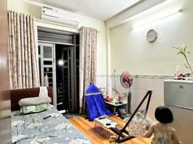 Trung tâm Ngã 7 Lý Thái Tổ - Bệnh viện Nhi Đồng, 2 mặt hẻm, 4.4x13 - 5 tầng, 7 tỷ nhỉnh nhẹ.