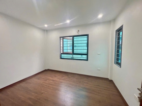 Cầu Cốc - Lô Góc - Thoáng Sáng - Full Tiện Ích - 42m2 - 5 tầng - Giá 6.85 Tỷ