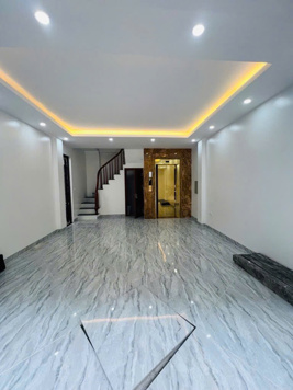 Đội Nhân 7 TẦNG THANG MÁY x mặt tiền 5m - LÔ GÓC - Ô TÔ VỈA HÈ - KINH DOANH - Gara ô tô