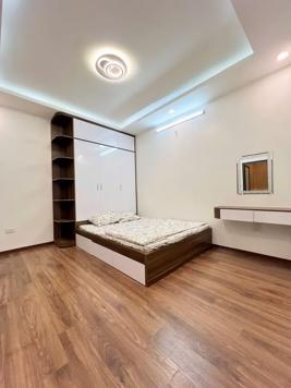 Bán Nhà Trần Thái Tông. Cầu Giấy. DT 30m2. MT 6,7m. 5 Tầng. Giá 7,8 Tỷ.