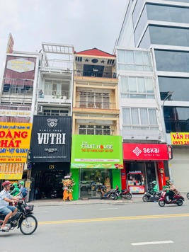 Hàng hót- giá tốt- vị trí đẹp mặt tiền đường Phan Đình Phùng