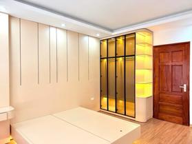 Bán Nhà Văn Chương. Đống Đa. 6 Tầng Thang Máy. DT 36m2. MT 4,3m. Giá 9,46 Tỷ.