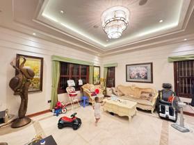 Bán Nhà Trần Cung. Cầu Giấy. Lô Góc. Ô Tô. DT 135m2. MT 12m. 4 Tầng. Giá 42.8 Tỷ.