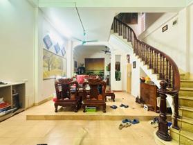 Bán Nhà Đặng Tiến Đông. Đống Đa. DT 50m2. MT 4,7m. 5 Tầng. Giá 16,4 Tỷ.
