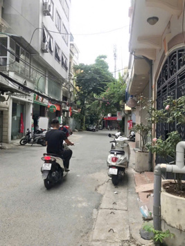 NHÀ LÔ GÓC 7 TẦNG THANG MÁY - ĐỘI NHÂN - MẶT TIỀN 5M - KINH DOANH - Ô TÔ TRÁNH - VỈA HÈ RỘNG