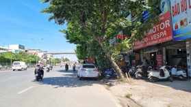 Bán nhà mặt phố Giải Phóng, mặt tiền rộng hơn 5m, giá 11 tỷ