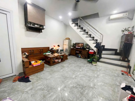 Bán nhà ngõ Vũ Hữu, 33m2, gần phố, 2.7 tỷ
