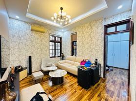 Bán Nhà Quán Thánh. Ba Đình. DT 131m2. MT 6,8m. 4 Tầng. Giá 34.5 Tỷ.