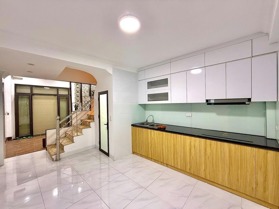 Nhà đẹp Hoàng Văn Thái, 20m ra đầm Hồng, 4 ngủ to rộng, 32m2, chỉ hơn 6 tỷ