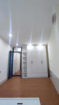 7.8 tỷ. Mỗ Lao, Hà Đông. DT 50m2. 4 phòng ngủ. 40m ra đường ô tô tải, bãi gửi xe. Dân xây. Sân chơi