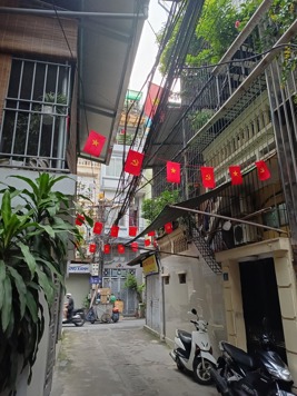Căn hộ tập thể 2T penthouse gần trung tâm phố Đồng Nhân, quận HBT, tiện ích bạt ngàn
