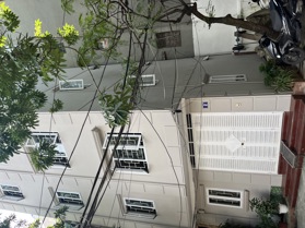 Bán gấp nhà lô góc Minh Khai - 5 tầng mới cứng  - sân trước nhà rộng miên man - chỉ 8 tỷ hơn