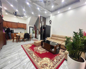 ÁN NHÀ PHẠM VĂN ĐỒNG – 43M x 5T – LÔ GÓC – DÂN XÂY – FULL NỘI THẤT – NHỈNH 8 TỶ